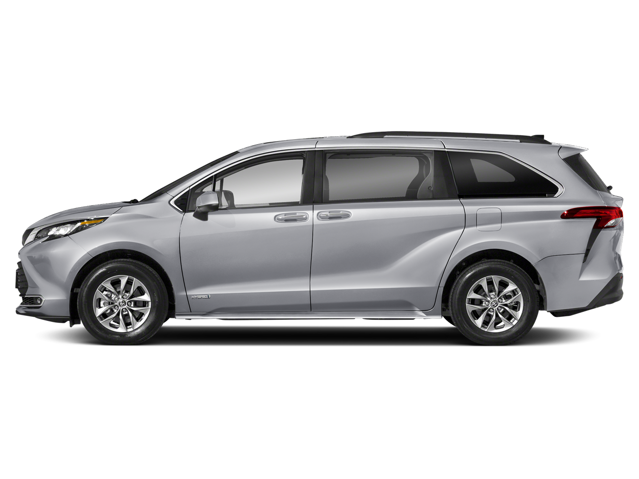 2022 Toyota Sienna XLE photo 3