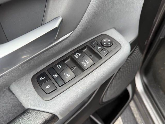 2022 RAM 1500 Big Horn Quad Cab 4x4 6'4' Box