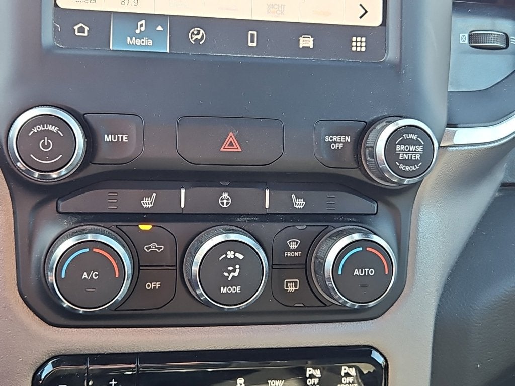 2023 RAM 1500 Big Horn Quad Cab 4x4 6'4' Box