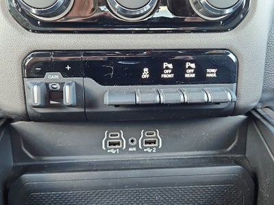 2025 RAM 1500 Big Horn Crew Cab 4x4 5'7' Box