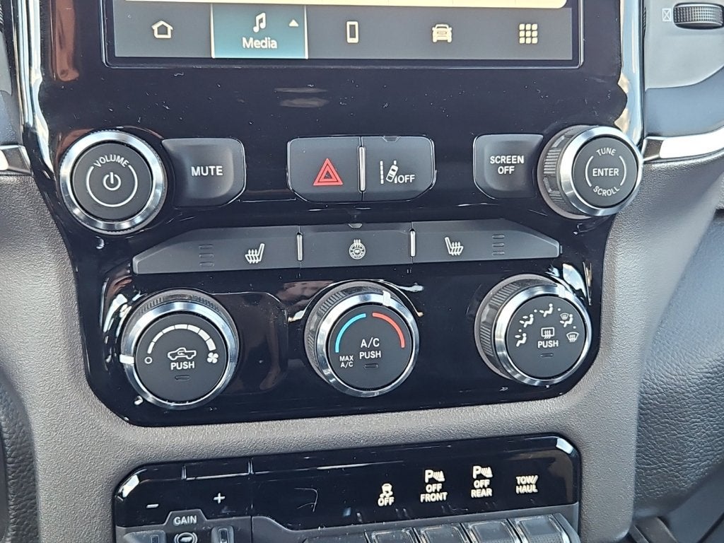 2025 RAM 1500 Big Horn Crew Cab 4x4 5'7' Box
