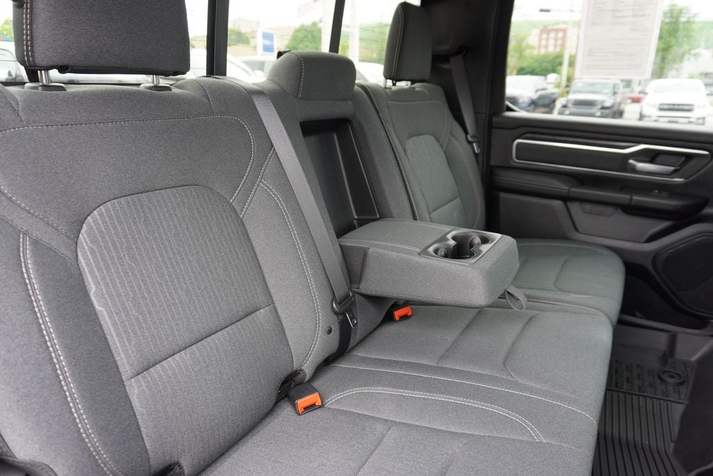 2022 RAM 1500 Big Horn Crew Cab 4x4 5'7' Box