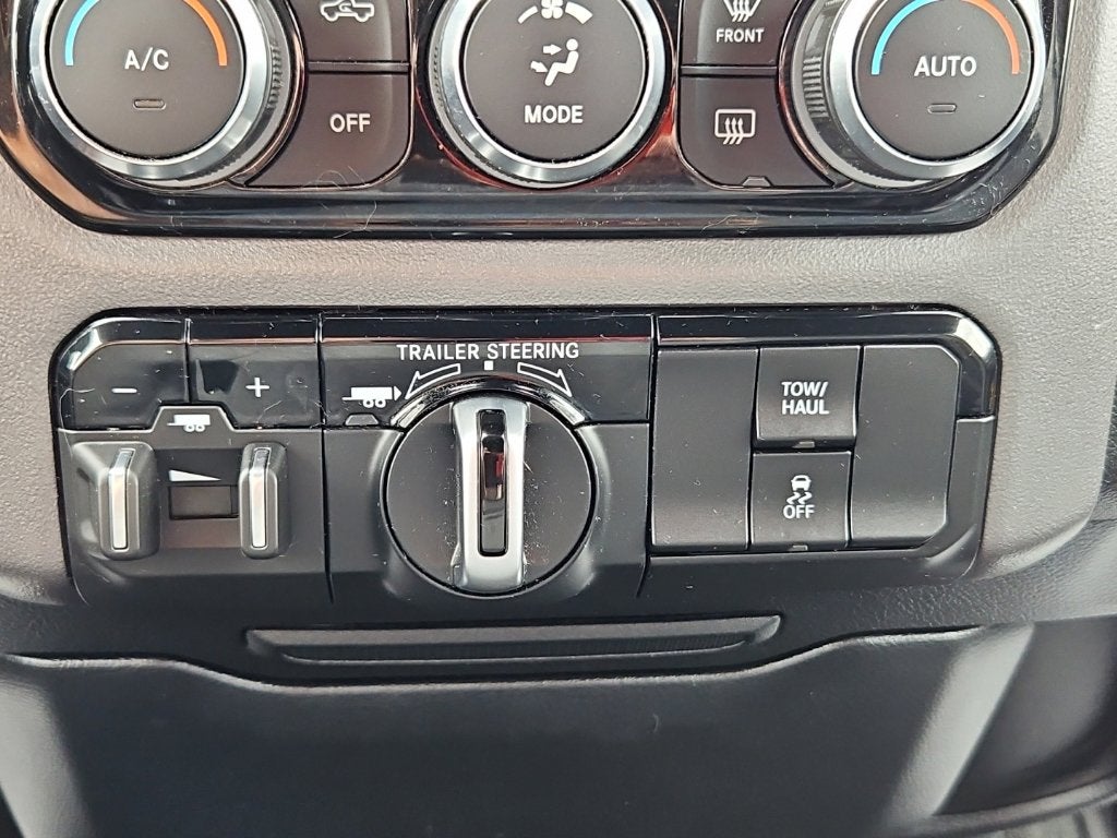 2023 RAM 1500 Big Horn Crew Cab 4x4 5'7' Box