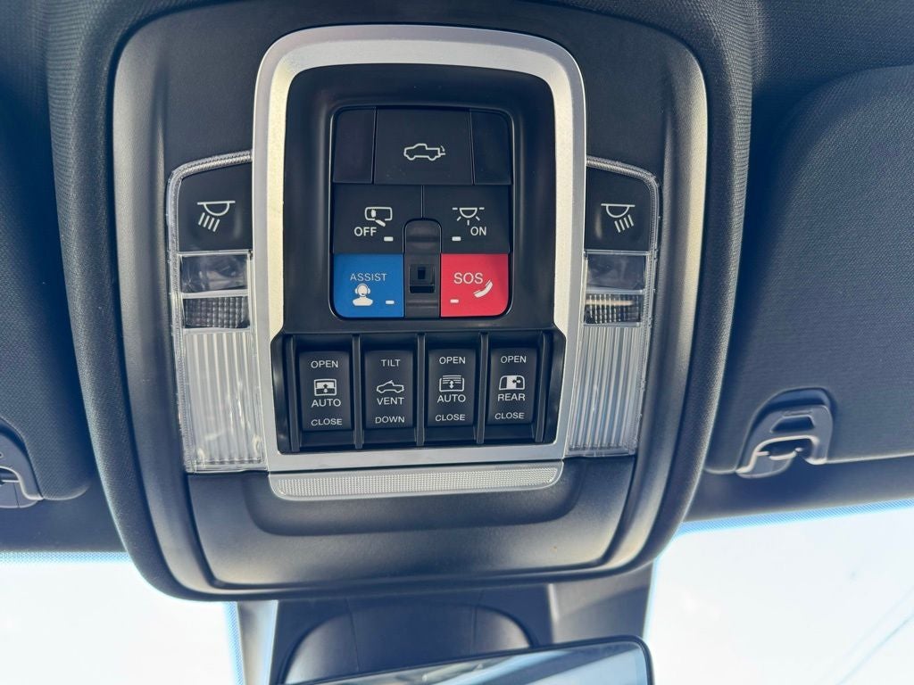 2023 RAM 1500 Limited Crew Cab 4x4 6'4' Box