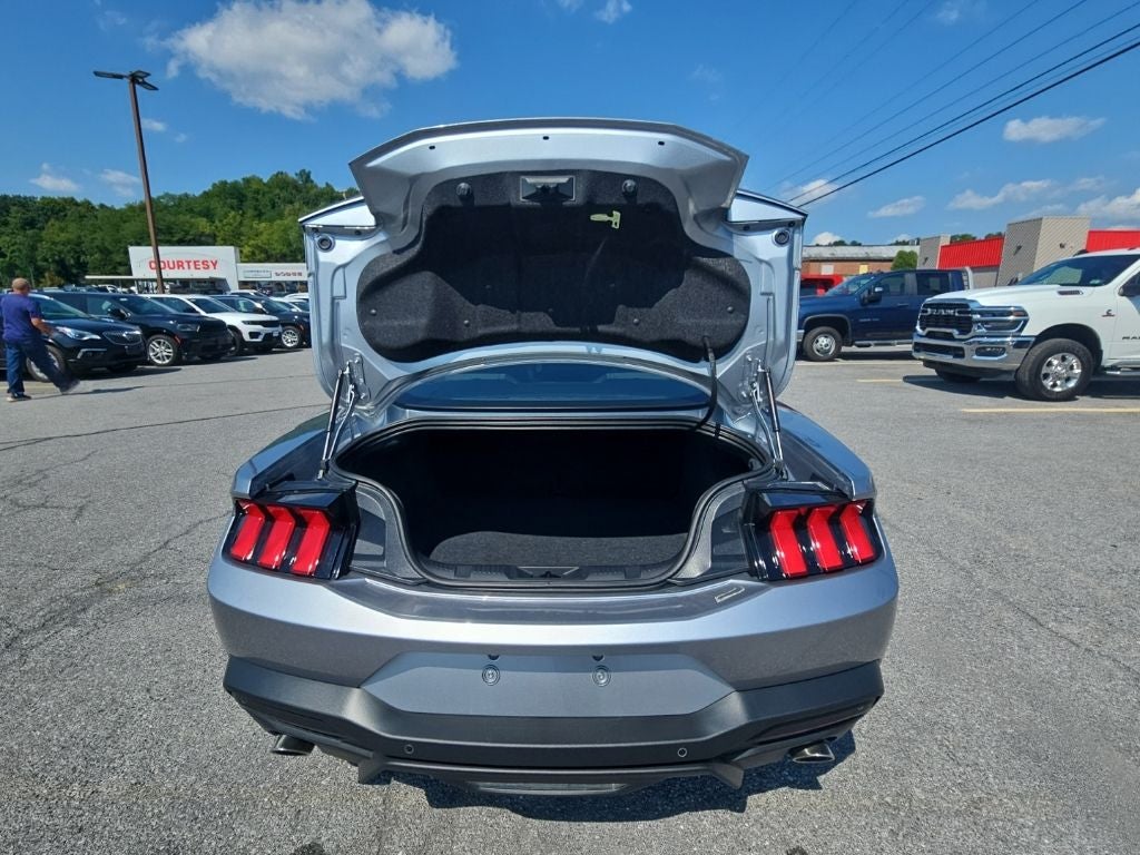2024 Ford Mustang EcoBoost Fastback