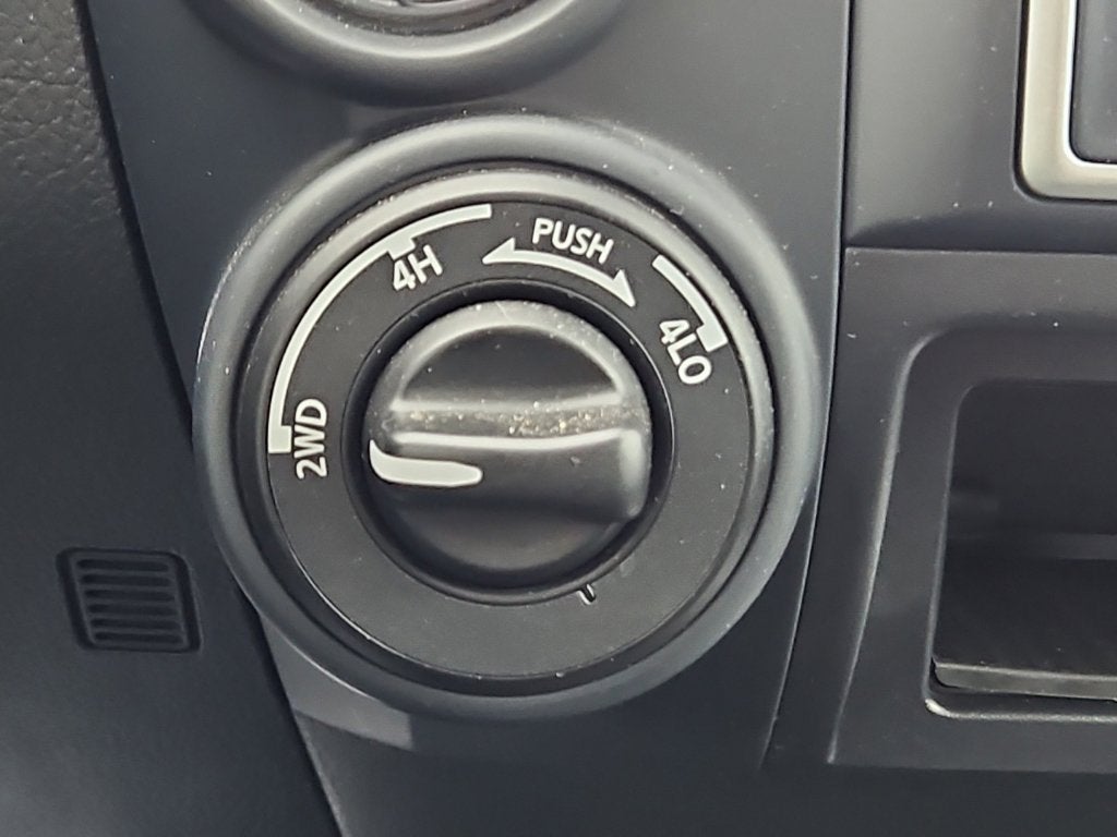 2023 Nissan TITAN King Cab S 4x4