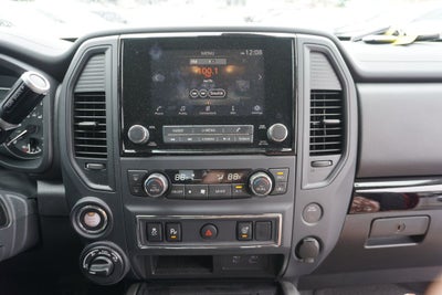 2024 Nissan TITAN Crew Cab SV 4x4
