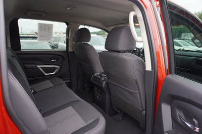 2024 Nissan TITAN Crew Cab SV 4x4