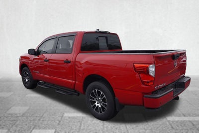 2024 Nissan TITAN Crew Cab SV 4x4