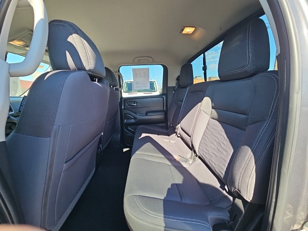 2022 Nissan Frontier Crew Cab SV 4x4