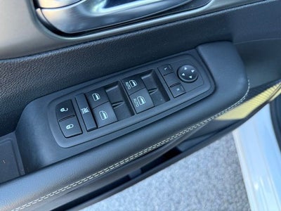 2025 Chrysler Voyager LX