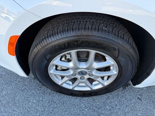 2025 Chrysler Voyager LX