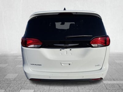 2025 Chrysler Voyager LX