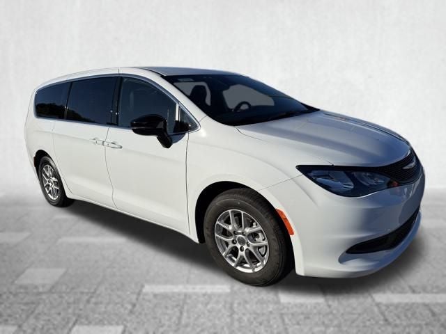 2025 Chrysler Voyager LX