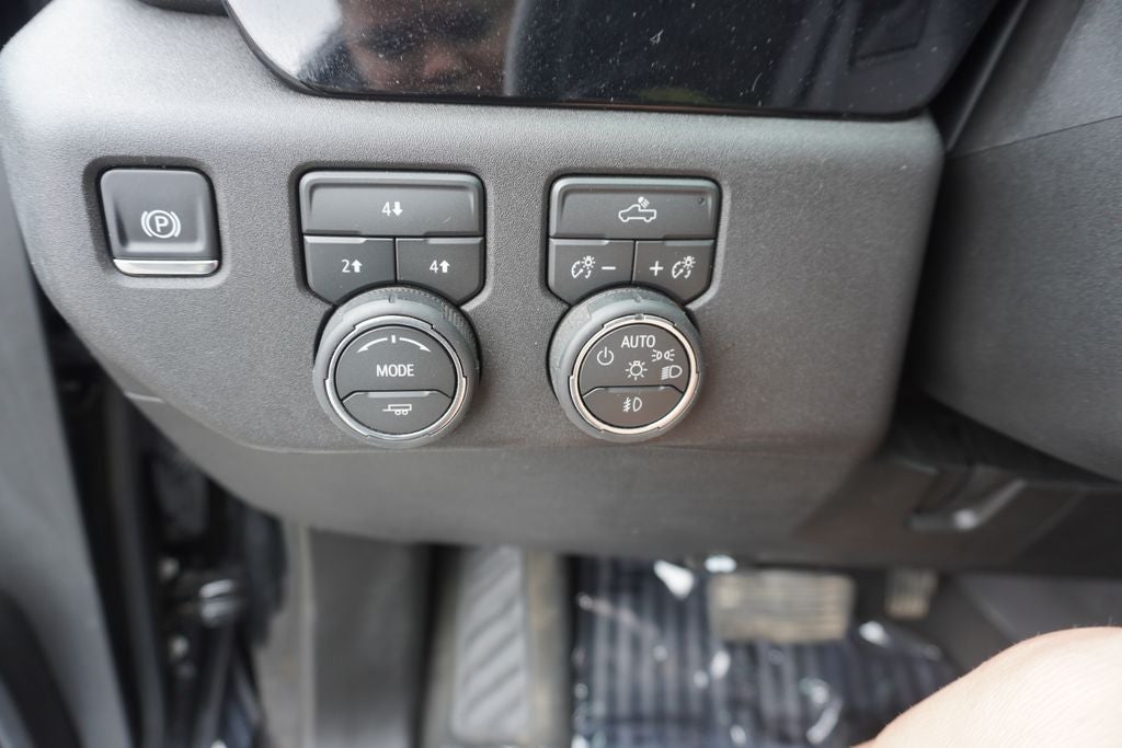 2025 Chevrolet Silverado 2500HD 4WD Crew Cab Standard Bed LT