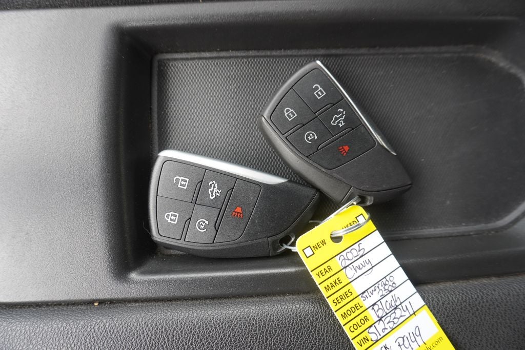 2025 Chevrolet Silverado 2500HD 4WD Crew Cab Standard Bed LT