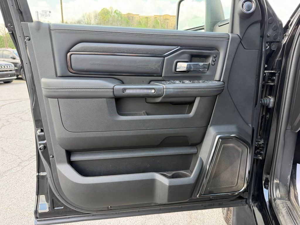 2024 RAM 3500 Limited Mega Cab 4x4 6'4' Box