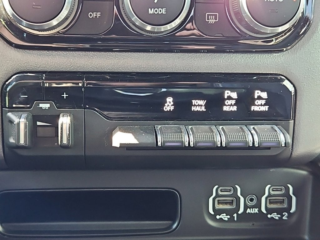2022 RAM 2500 Laramie Crew Cab 4x4 6'4' Box