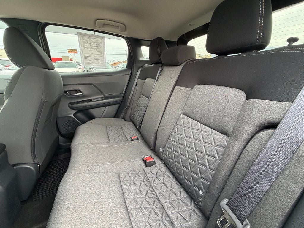 2025 Nissan Kicks SV FWD