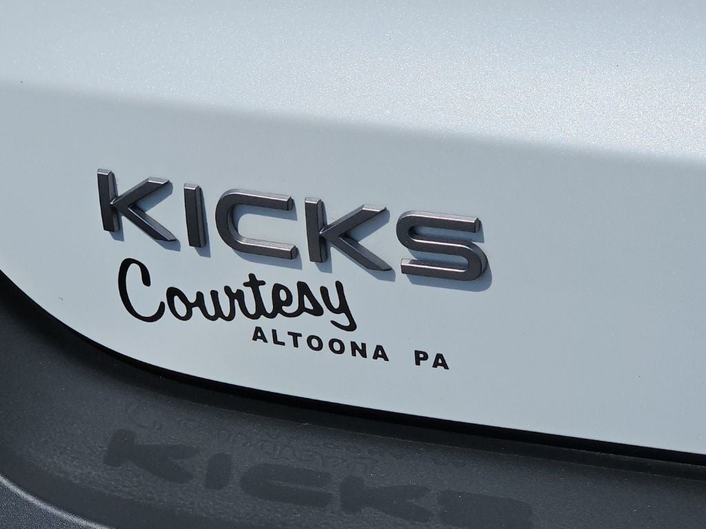 2026 Nissan Kicks SR