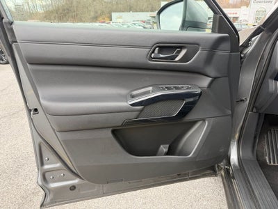 2025 Nissan Pathfinder SV 4WD