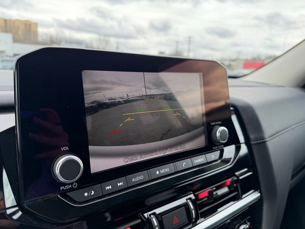 2024 Nissan Pathfinder SV 4WD