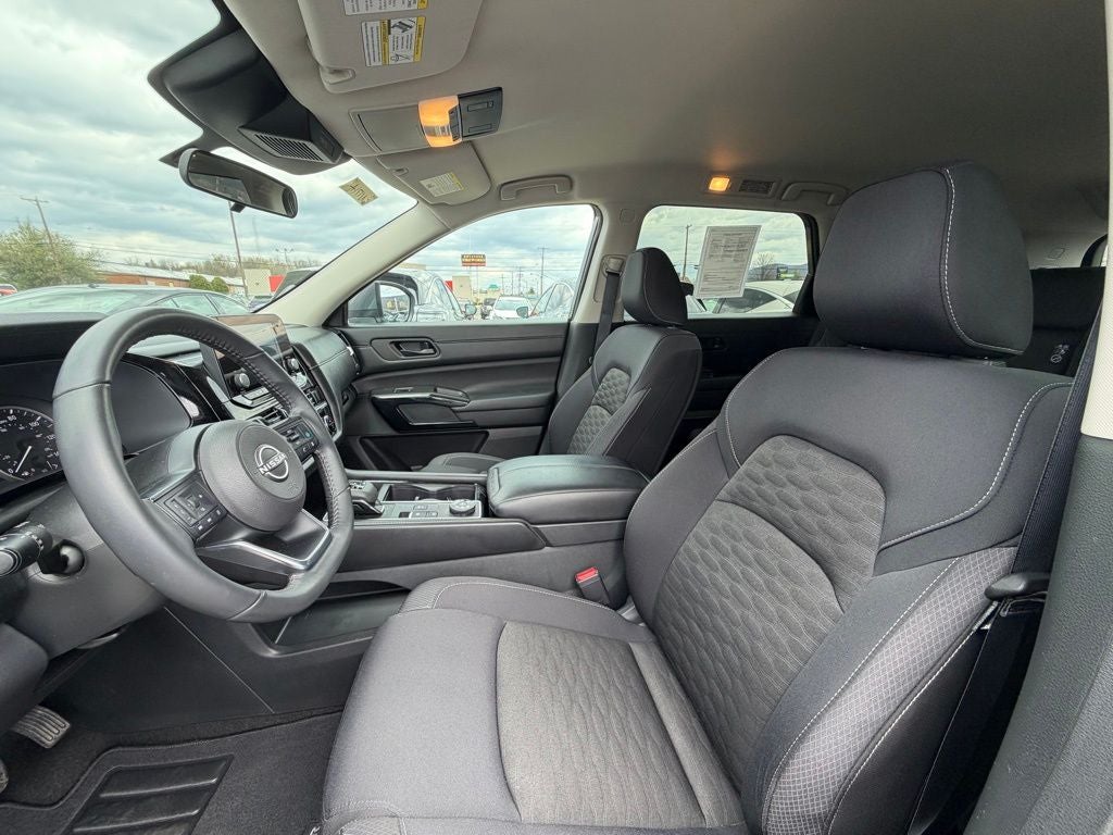 2024 Nissan Pathfinder SV 4WD