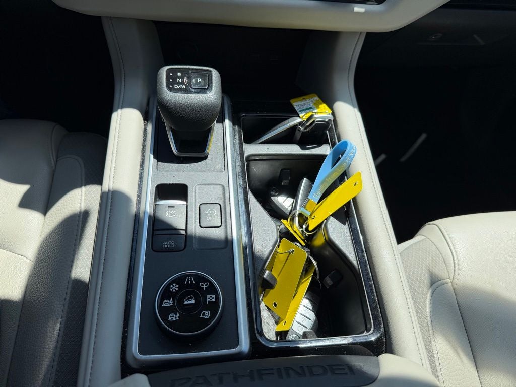 2025 Nissan Pathfinder SL 4WD