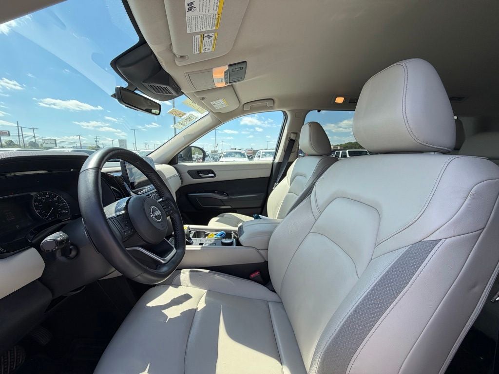 2025 Nissan Pathfinder SL 4WD
