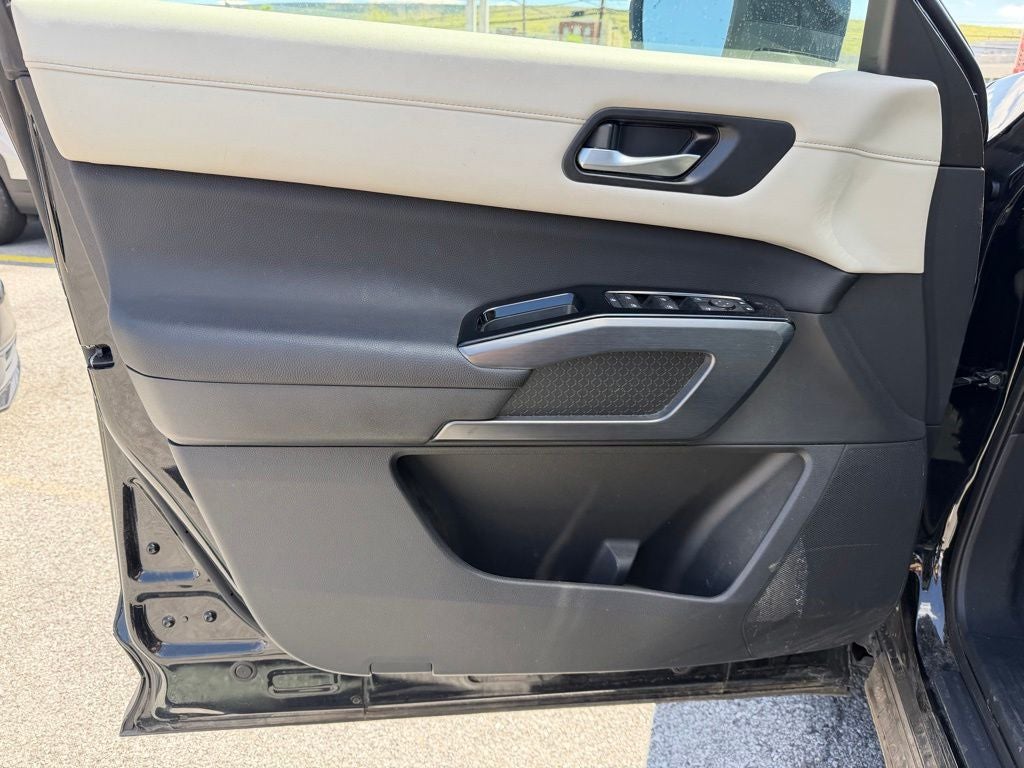 2025 Nissan Pathfinder SL 4WD