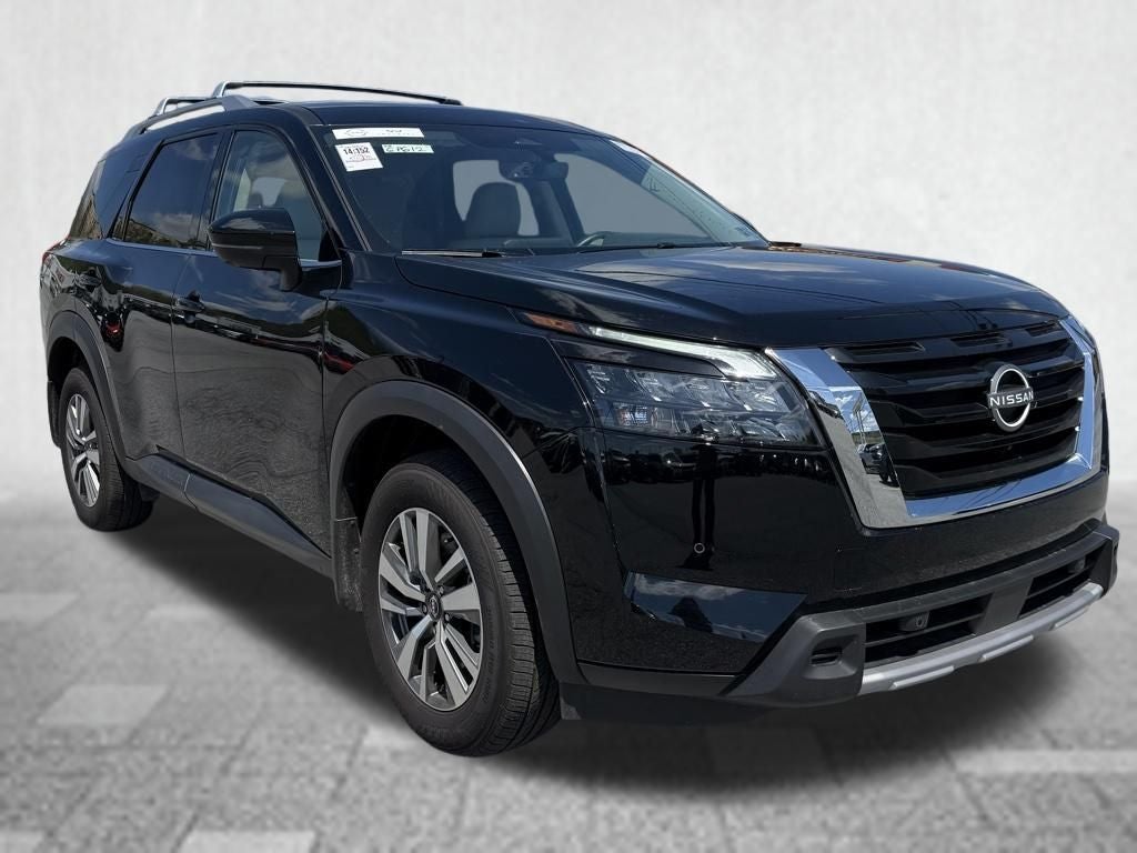 2025 Nissan Pathfinder SL 4WD