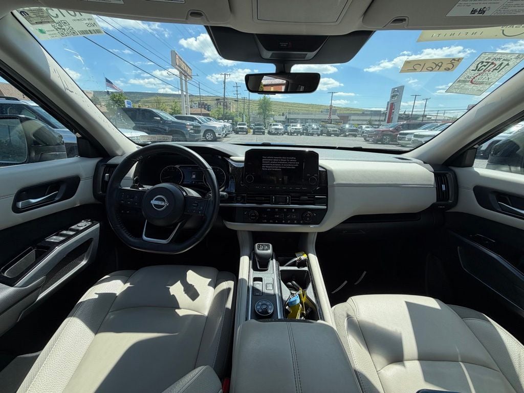 2025 Nissan Pathfinder SL 4WD