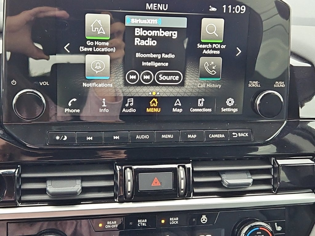 2025 Nissan Pathfinder SL 4WD