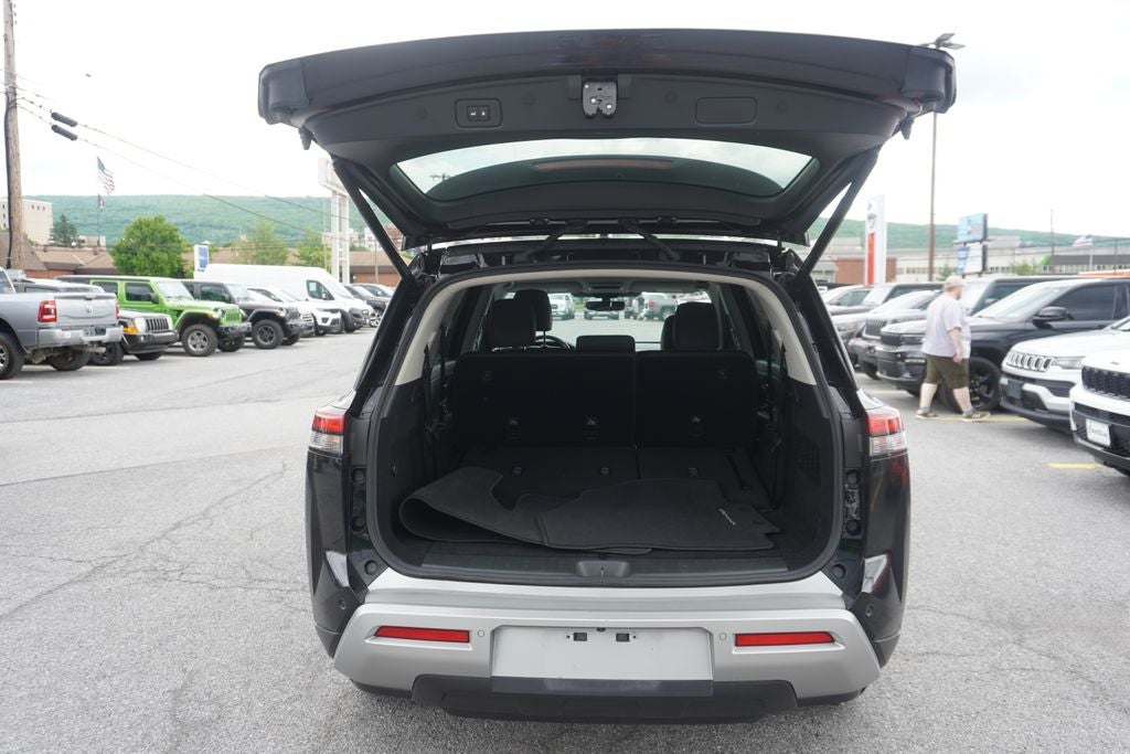 2025 Nissan Pathfinder SL 4WD