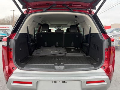 2025 Nissan Pathfinder Platinum 4WD