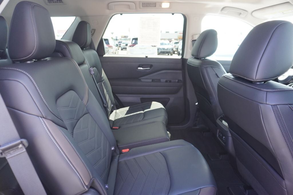 2024 Nissan Pathfinder Platinum 4WD