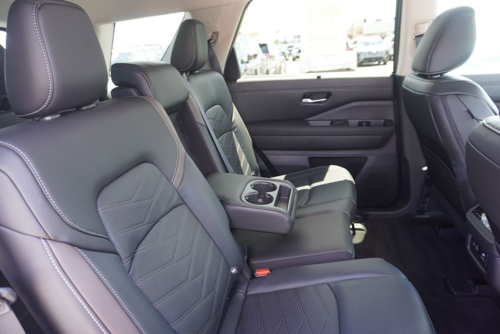 2024 Nissan Pathfinder Platinum 4WD