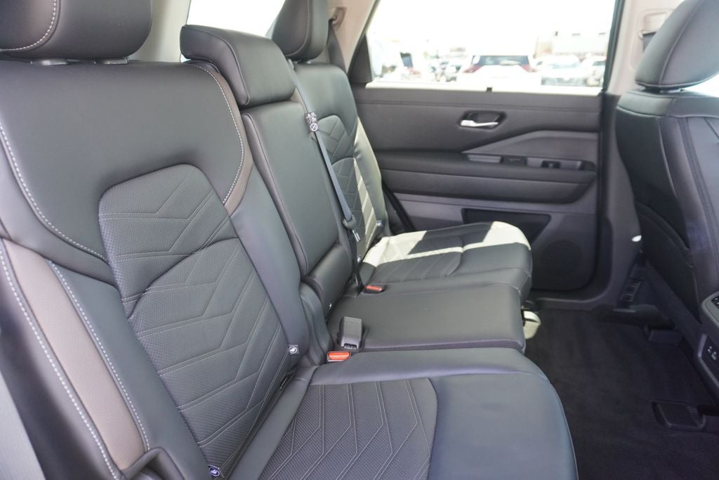 2024 Nissan Pathfinder Platinum 4WD