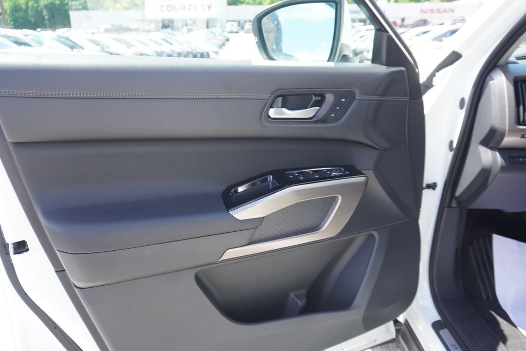 2024 Nissan Pathfinder Platinum 4WD