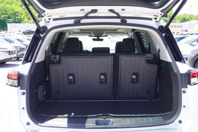 2024 Nissan Pathfinder Platinum 4WD