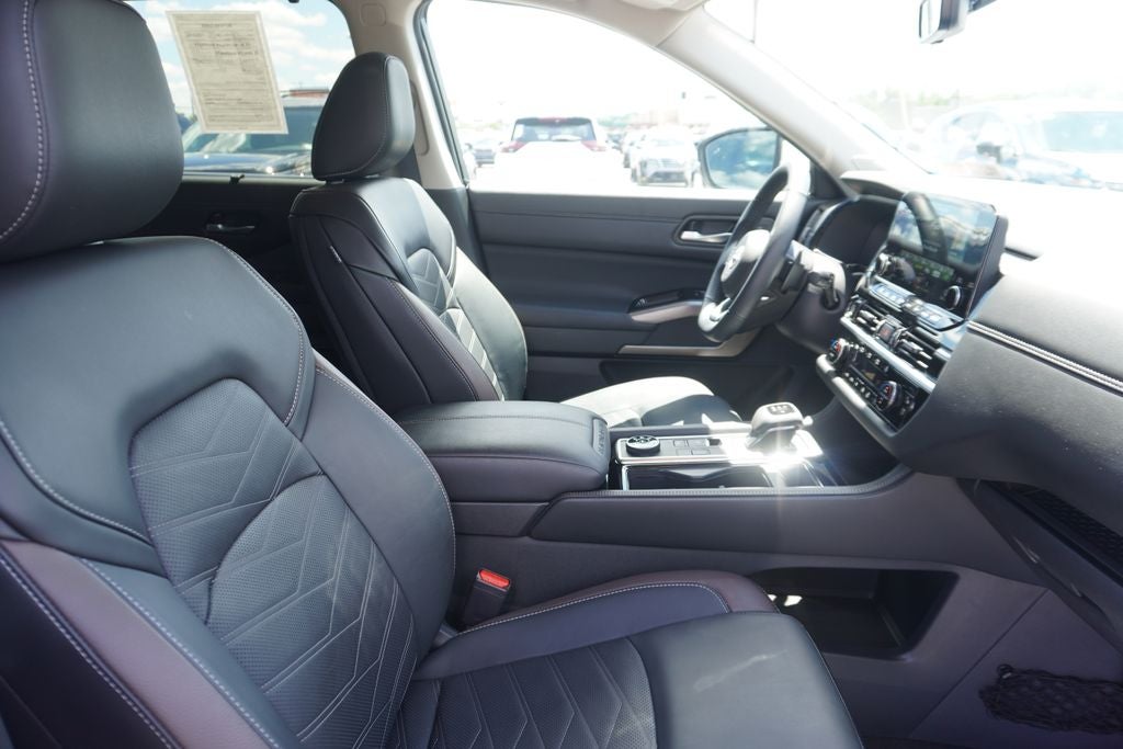 2024 Nissan Pathfinder Platinum 4WD