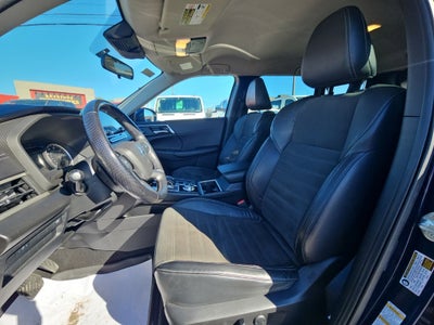 2022 Mitsubishi Outlander Base