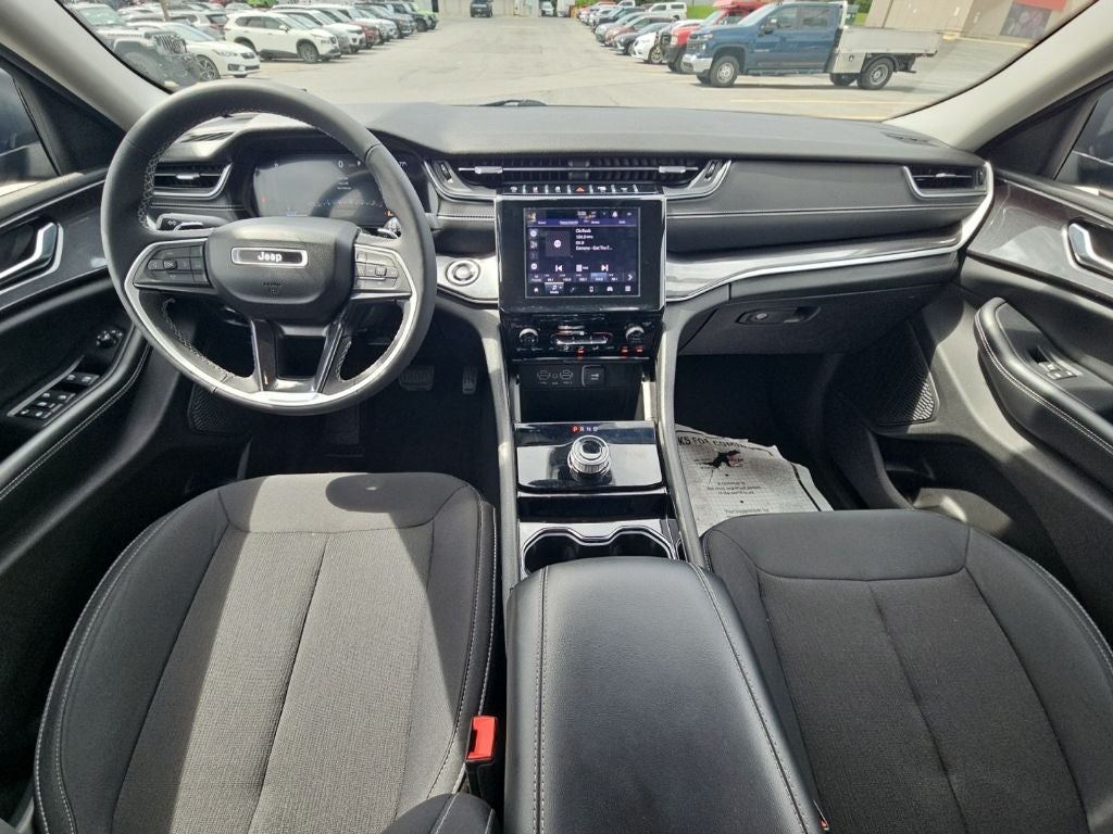 2023 Jeep Grand Cherokee Laredo