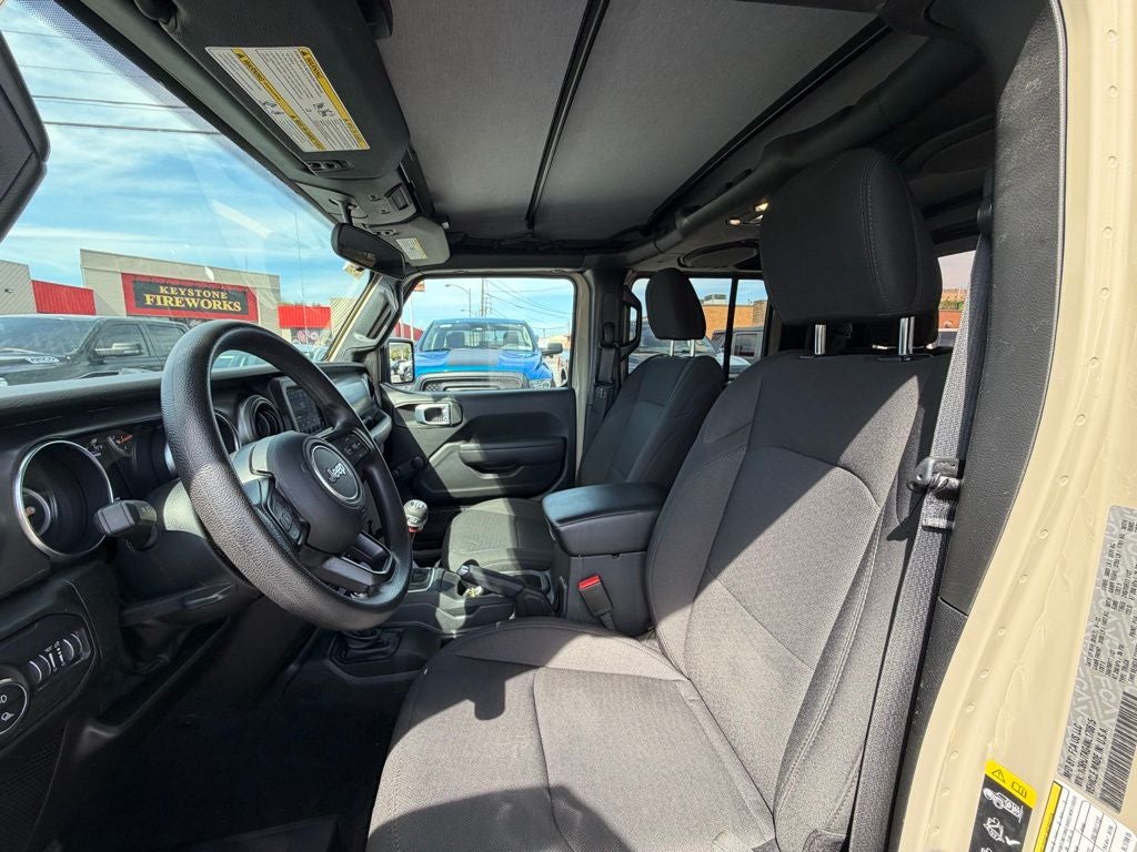 2022 Jeep Gladiator Sport