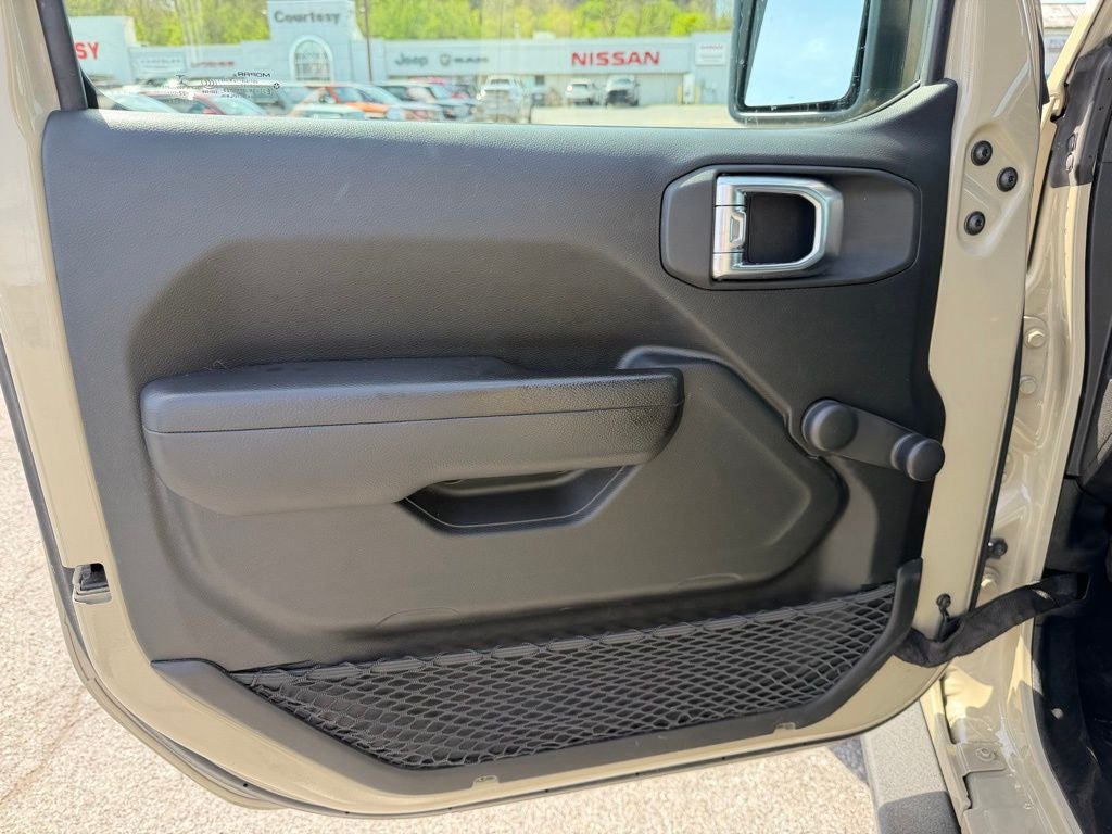 2022 Jeep Gladiator Sport
