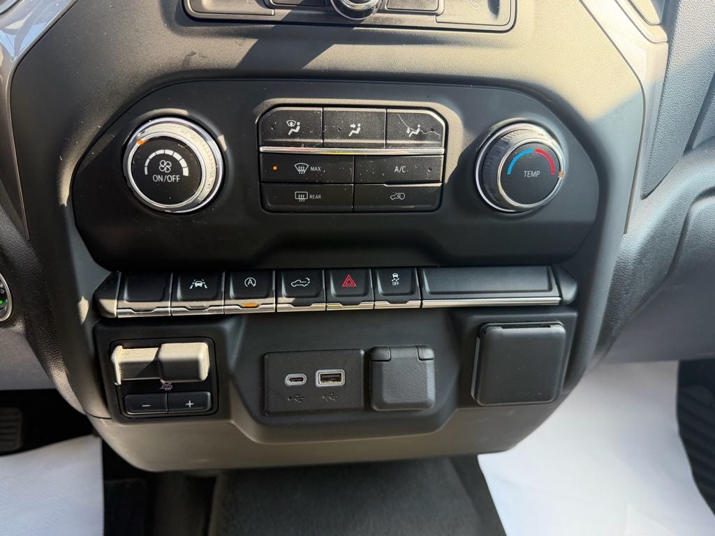 2023 Chevrolet Silverado 1500 Blackout Convenience Dark Essentials w/ Trailering