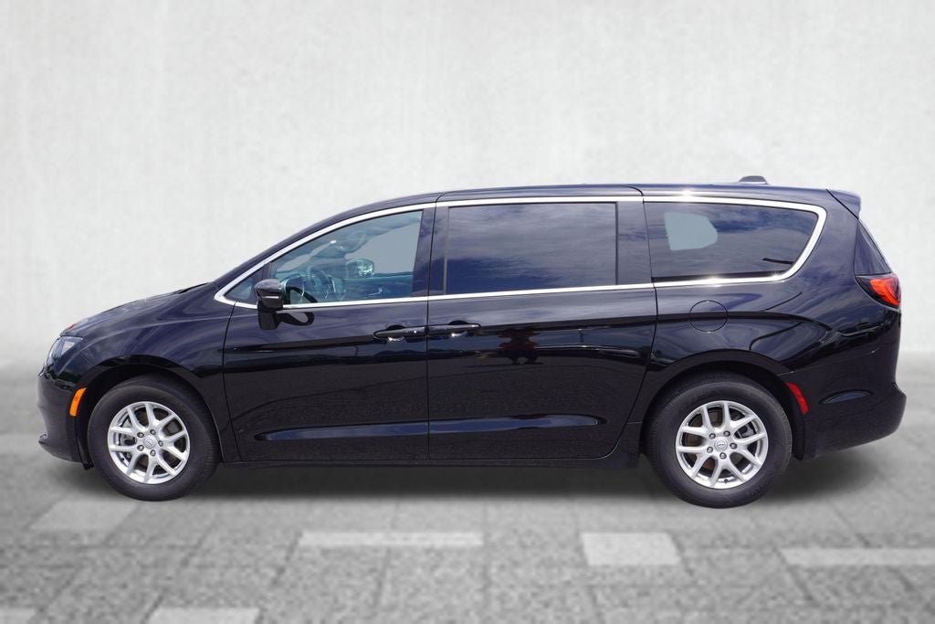 2026 Chrysler Voyager LX