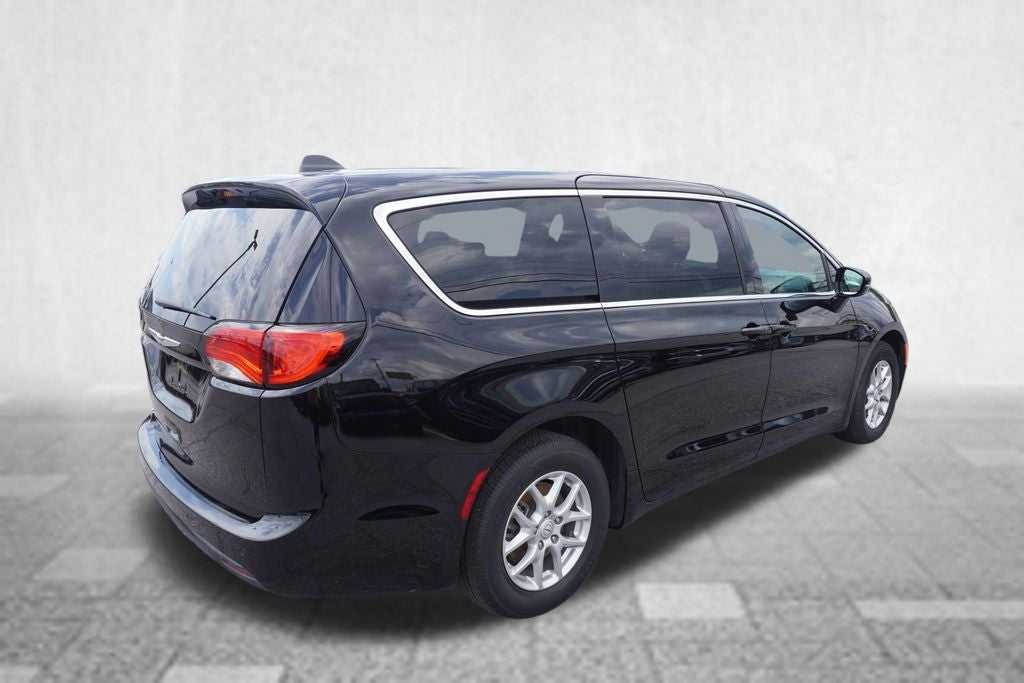 2026 Chrysler Voyager LX