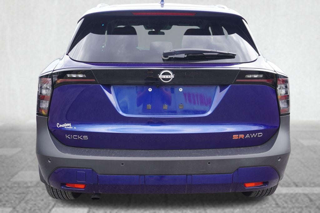 2025 Nissan Kicks SR