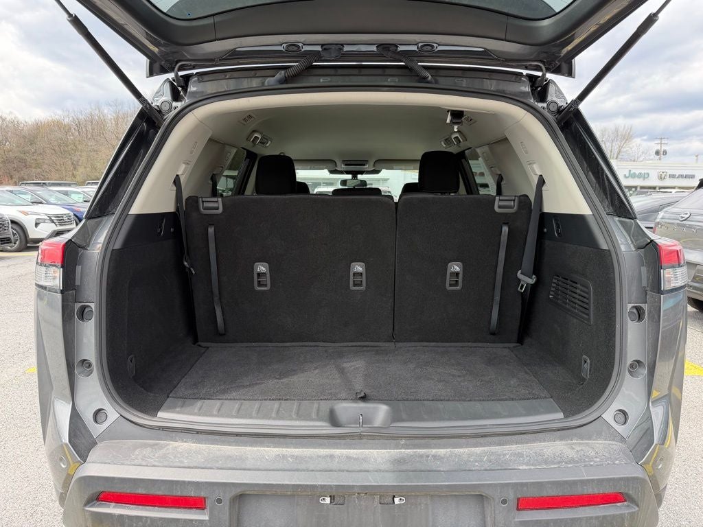 2024 Nissan Pathfinder SV